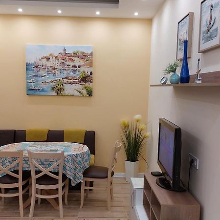 Апартамент Pink & Blue - 2Bdr With Balcony - Wi-Fi Varna Exteriér fotografie