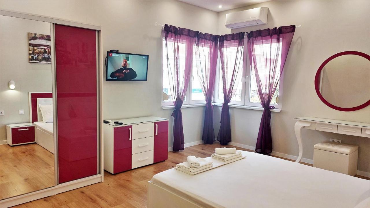 Апартамент Pink & Blue - 2Bdr With Balcony - Wi-Fi Varna Exteriér fotografie