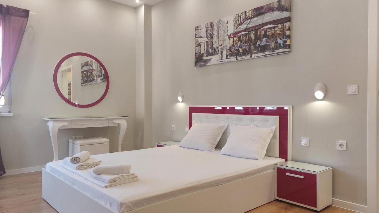 Апартамент Pink & Blue - 2Bdr With Balcony - Wi-Fi Varna Exteriér fotografie