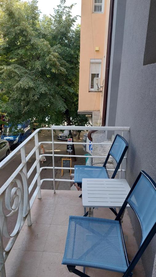 Апартамент Pink & Blue - 2Bdr With Balcony - Wi-Fi Varna Exteriér fotografie