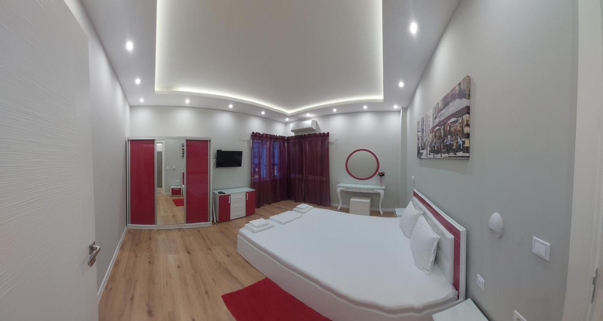 Апартамент Pink & Blue - 2Bdr With Balcony - Wi-Fi Varna Exteriér fotografie