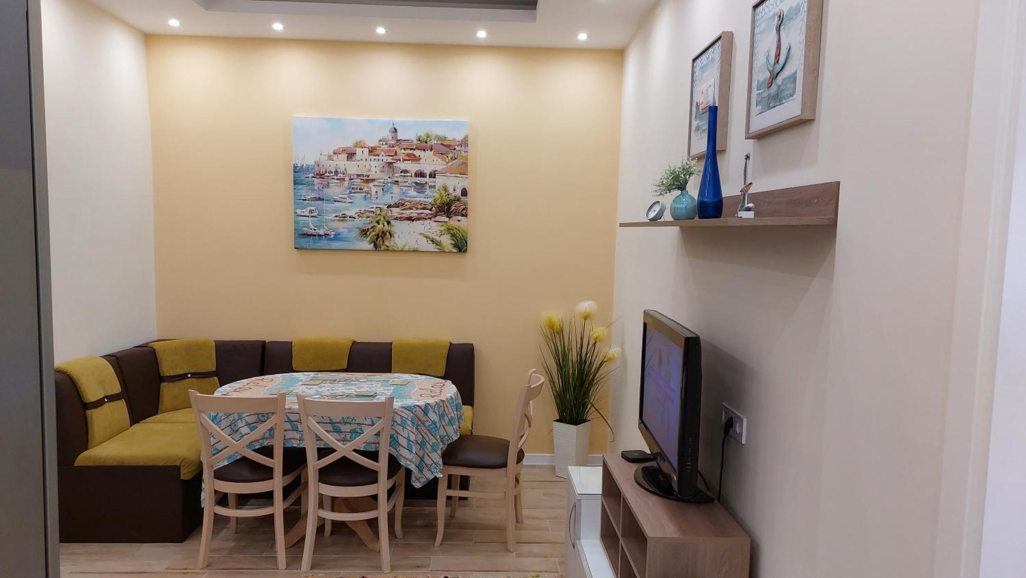 Апартамент Pink & Blue - 2Bdr With Balcony - Wi-Fi Varna Exteriér fotografie